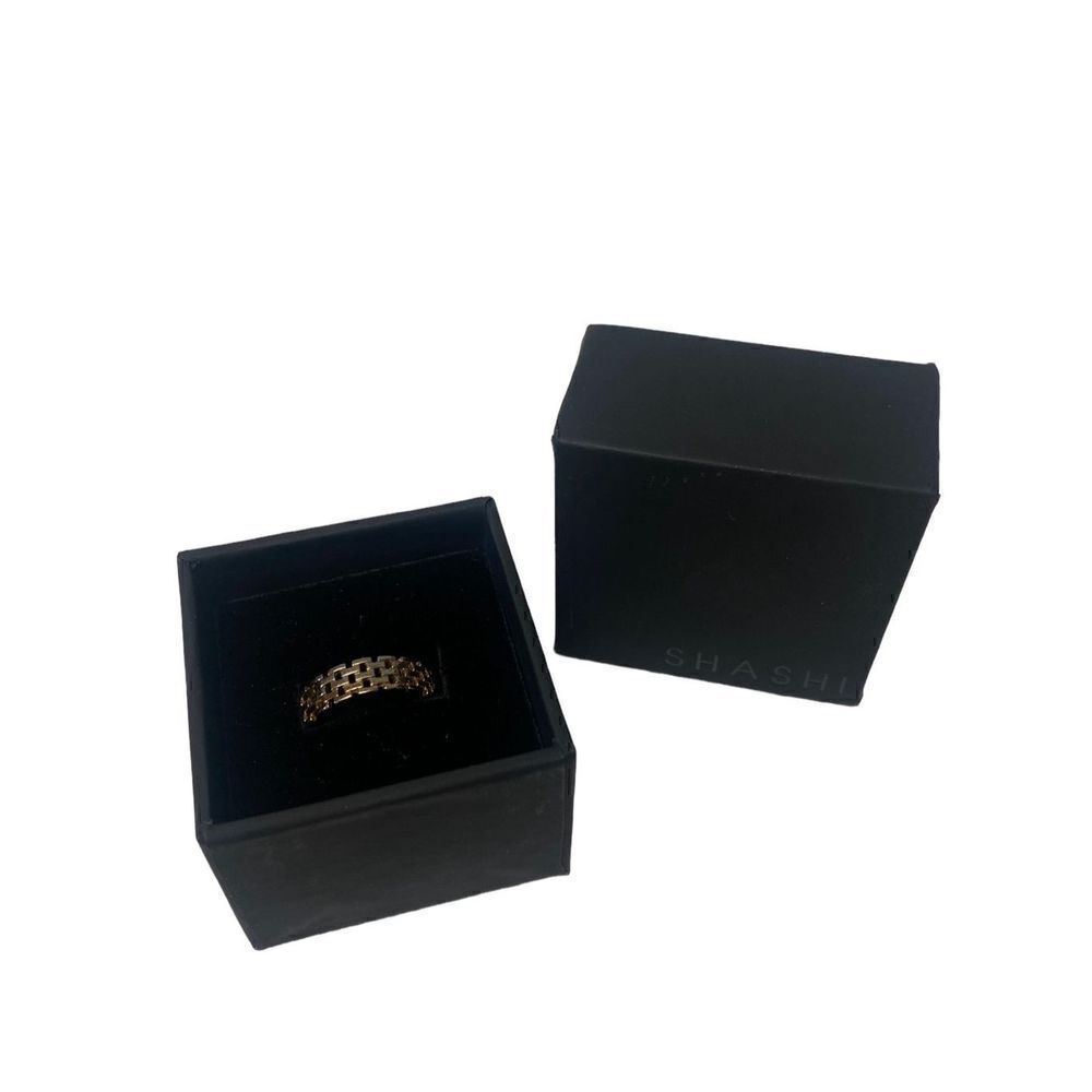 Shashi Linked Band Ring in Gold Size 7